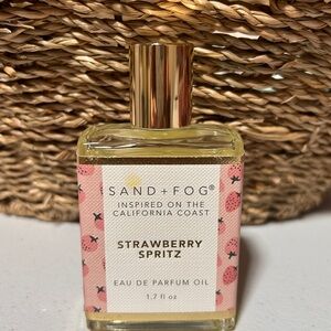 Sand and Fog Strawberry Spritz